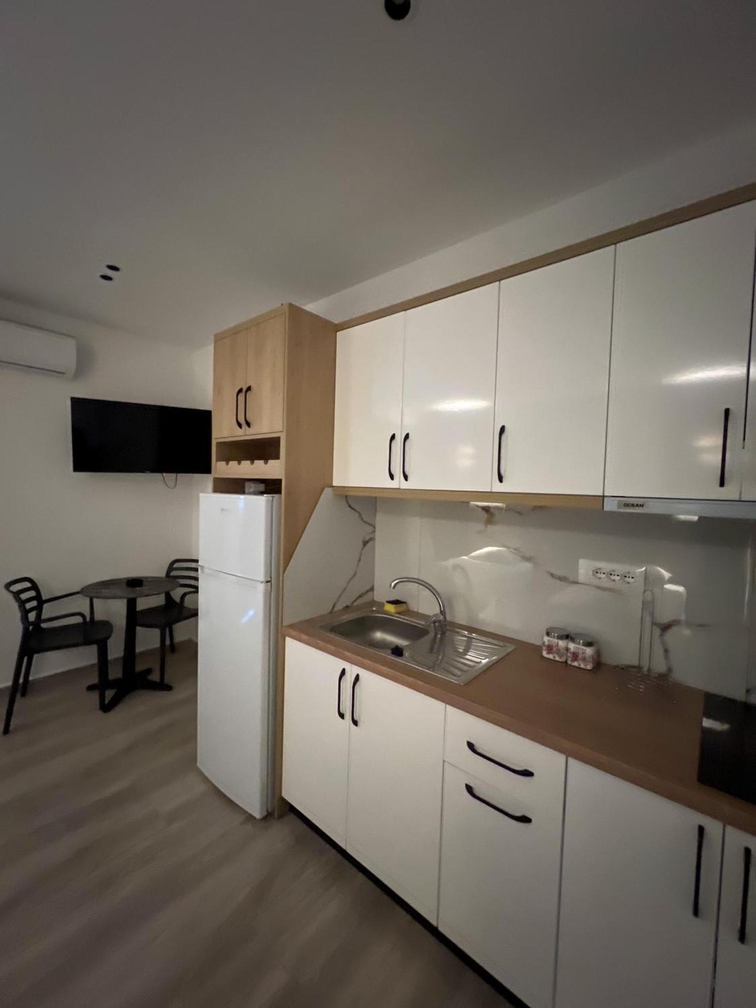 Apartment Besniku Ksamil Bagian luar foto